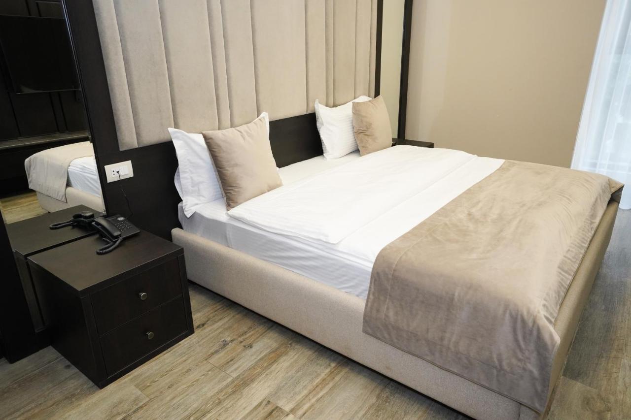 Soho Hotel City Centre Erivan Exterior foto