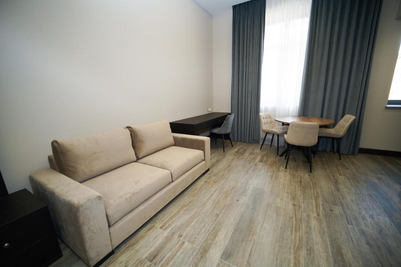 Soho Hotel City Centre Erivan Exterior foto