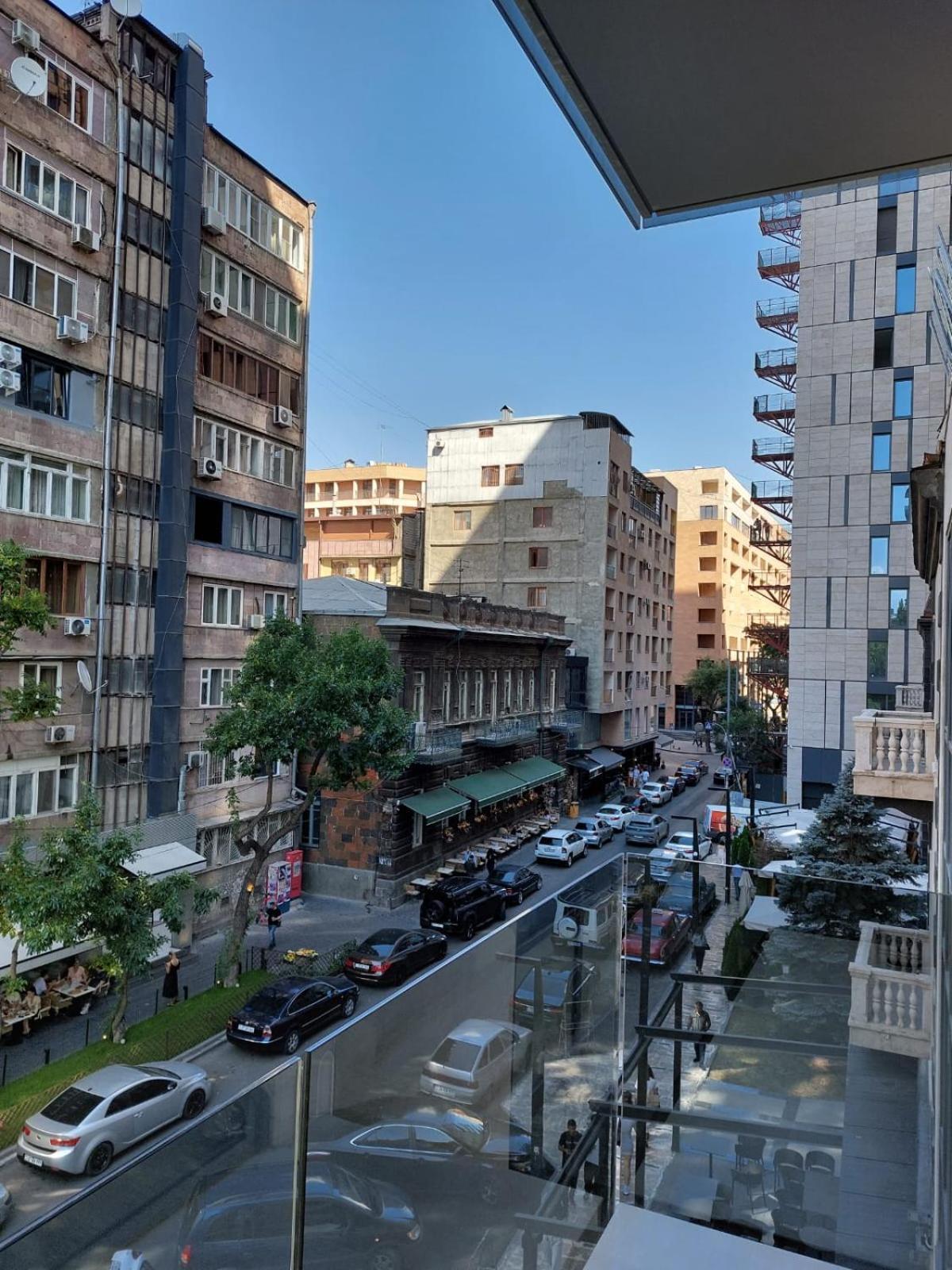 Soho Hotel City Centre Erivan Exterior foto
