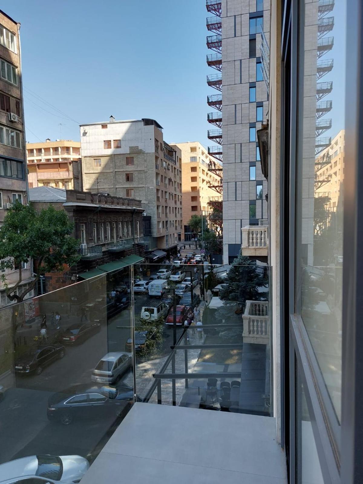 Soho Hotel City Centre Erivan Exterior foto